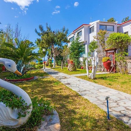 Galazia Akti Seaside Apartments Nikiti  Esterno foto