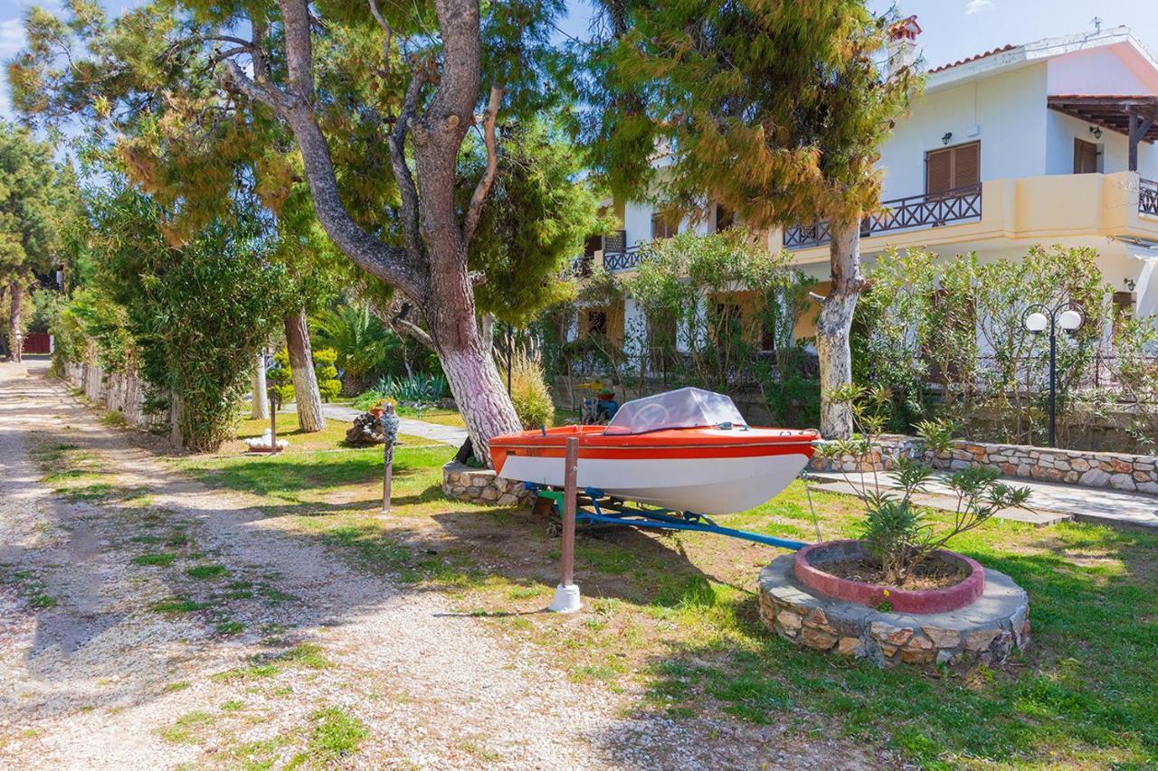 Galazia Akti Seaside Apartments Nikiti  Esterno foto