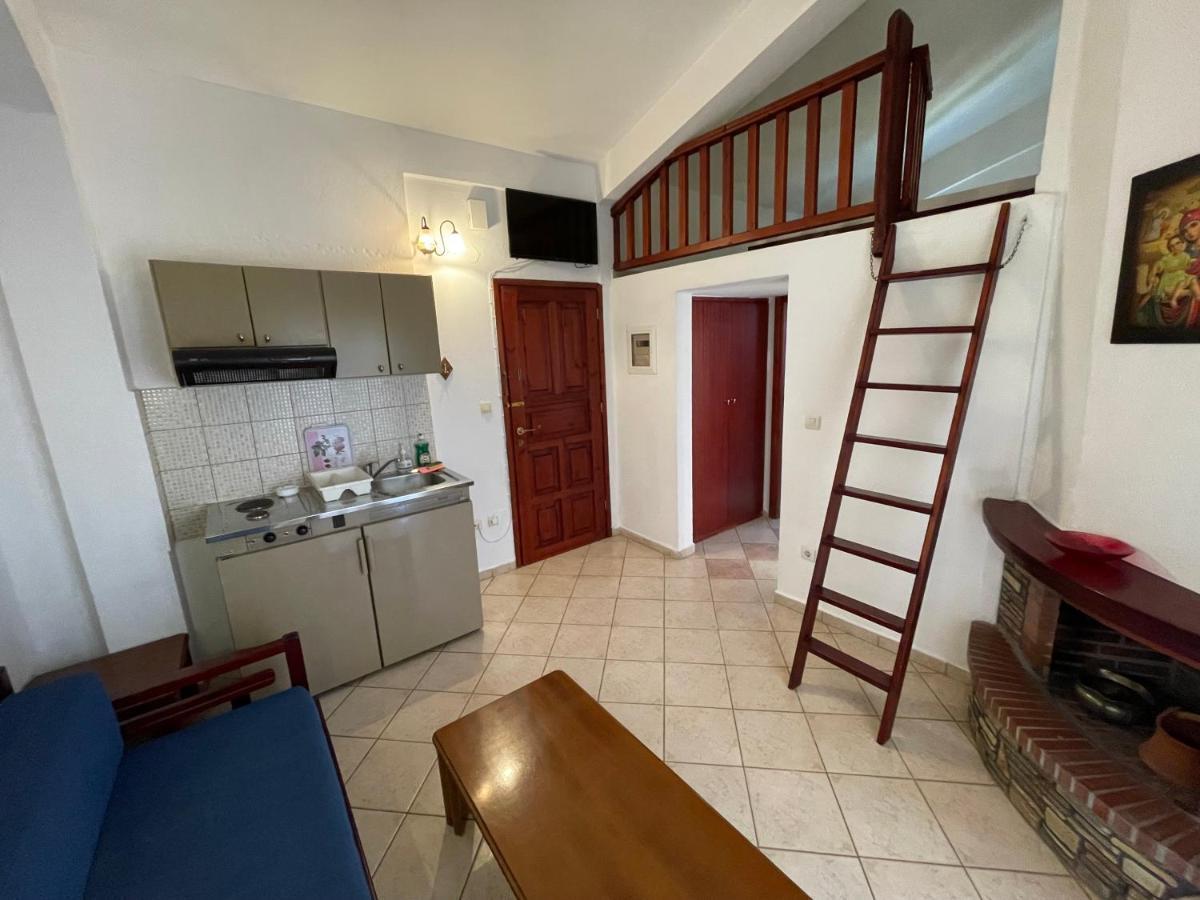 Galazia Akti Seaside Apartments Nikiti  Esterno foto