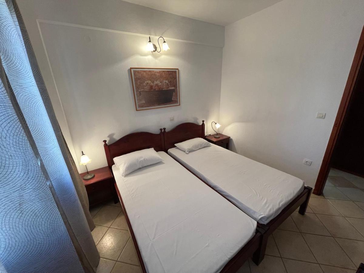 Galazia Akti Seaside Apartments Nikiti  Esterno foto