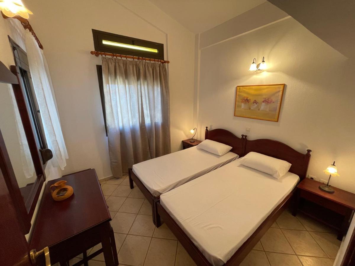 Galazia Akti Seaside Apartments Nikiti  Esterno foto