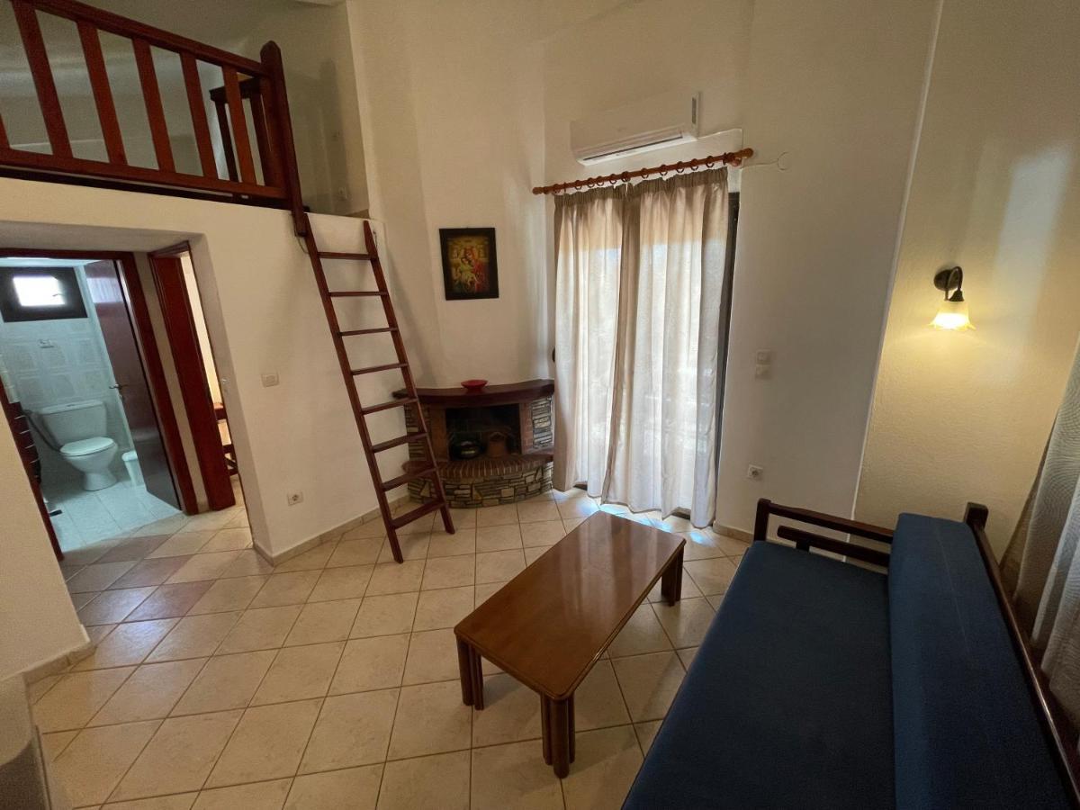 Galazia Akti Seaside Apartments Nikiti  Esterno foto