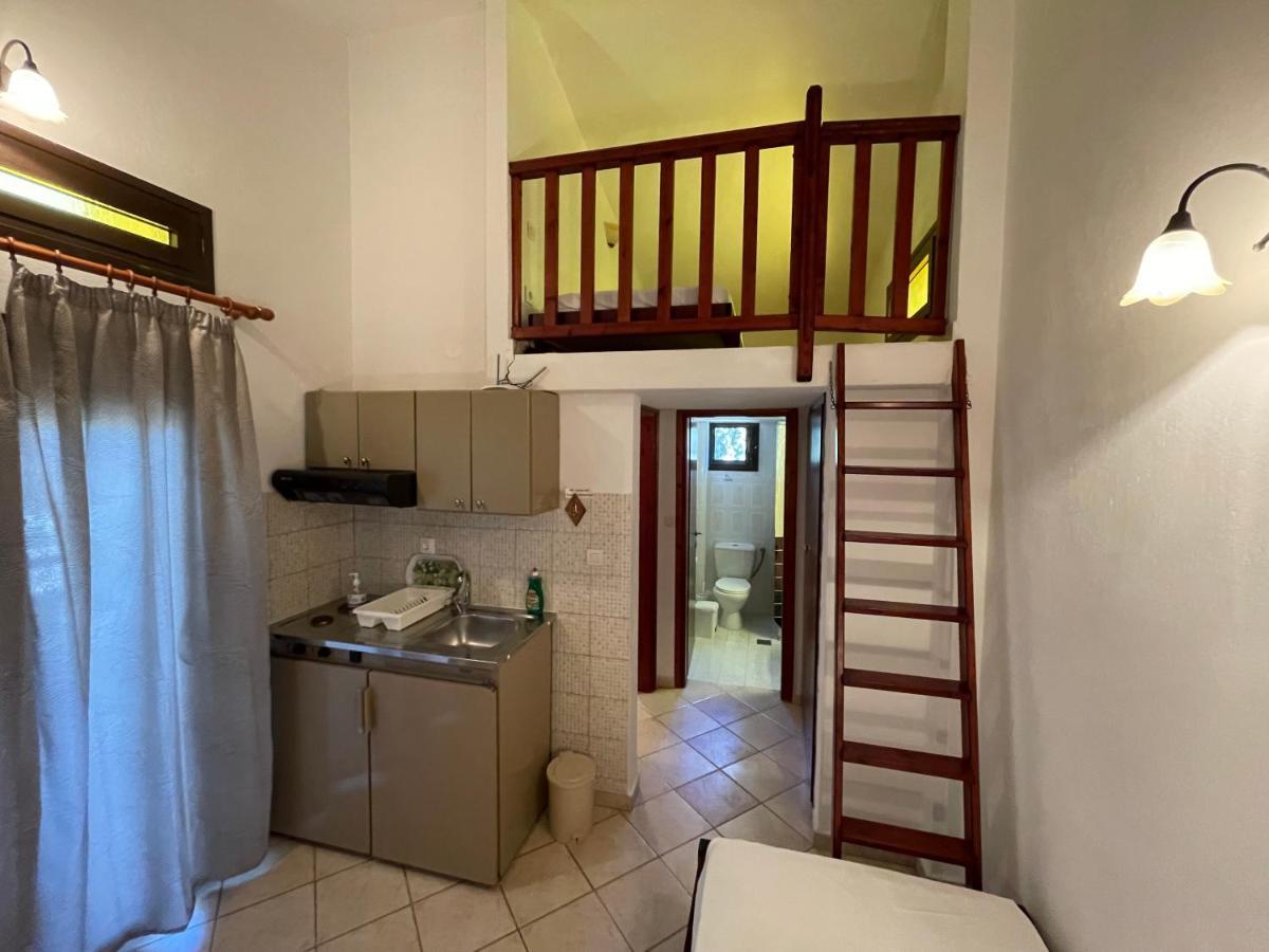 Galazia Akti Seaside Apartments Nikiti  Esterno foto