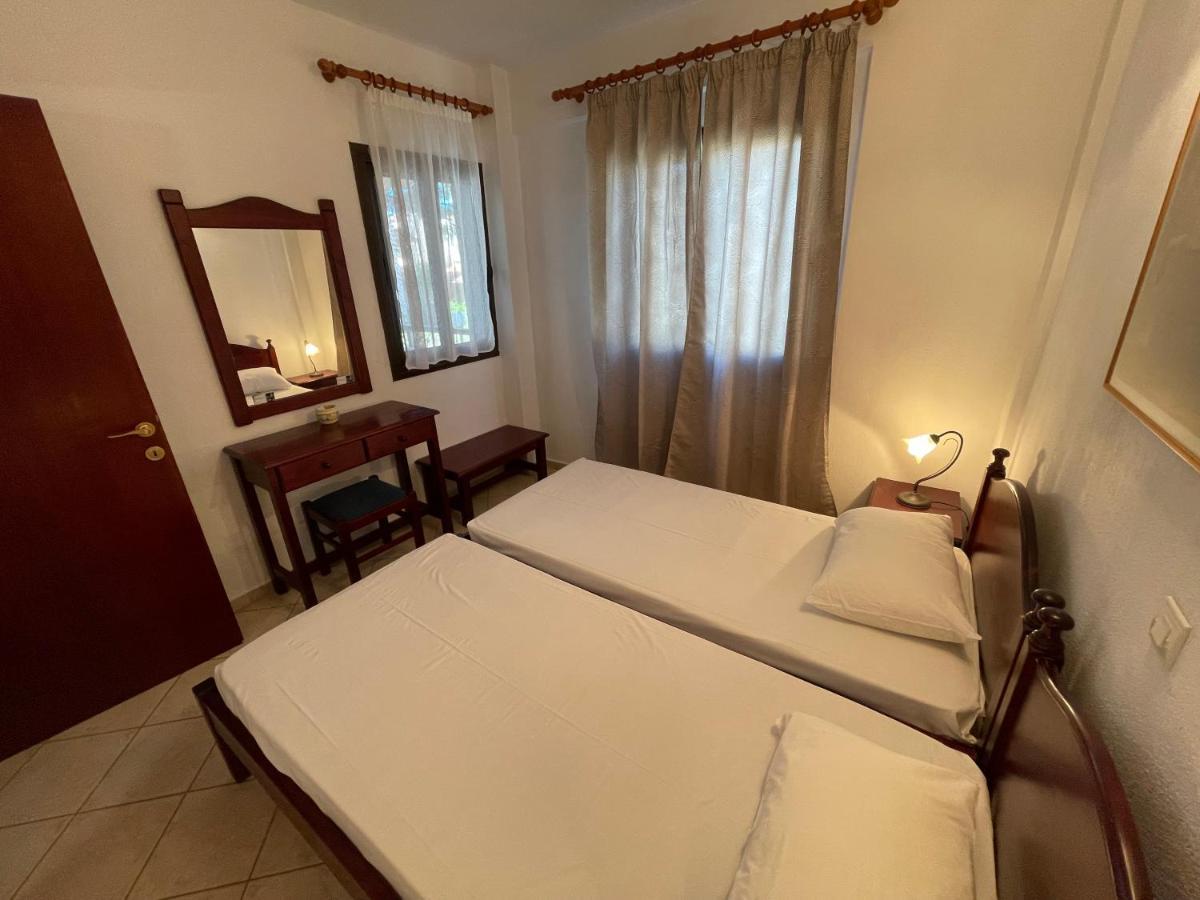 Galazia Akti Seaside Apartments Nikiti  Esterno foto